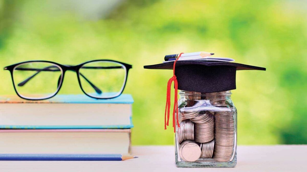 Avail Education Loan to Ensure a Bright Future For Your Kids