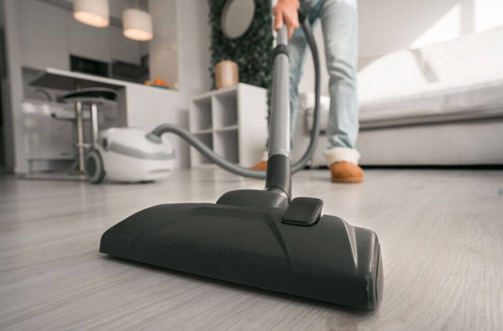 4 Reasons Why Should Hire A Professional Wood Floor Cleaner