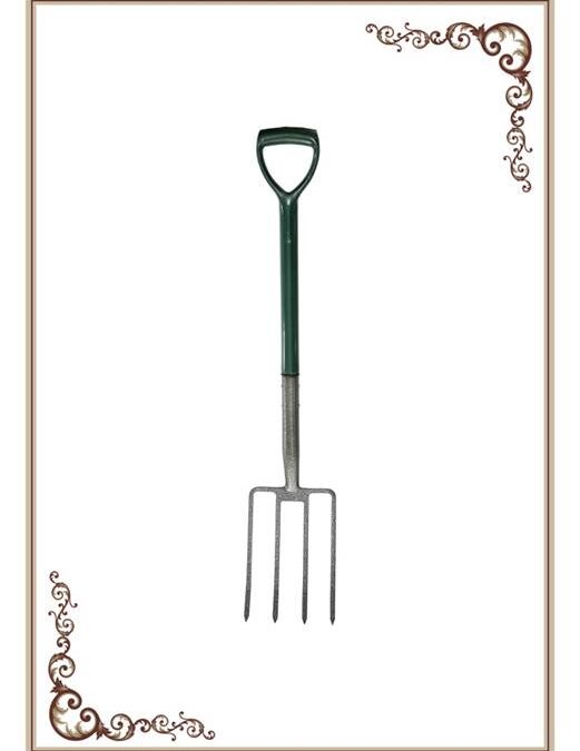 A Guide On Long Handled Garden Tools And Tips For Buying Them
