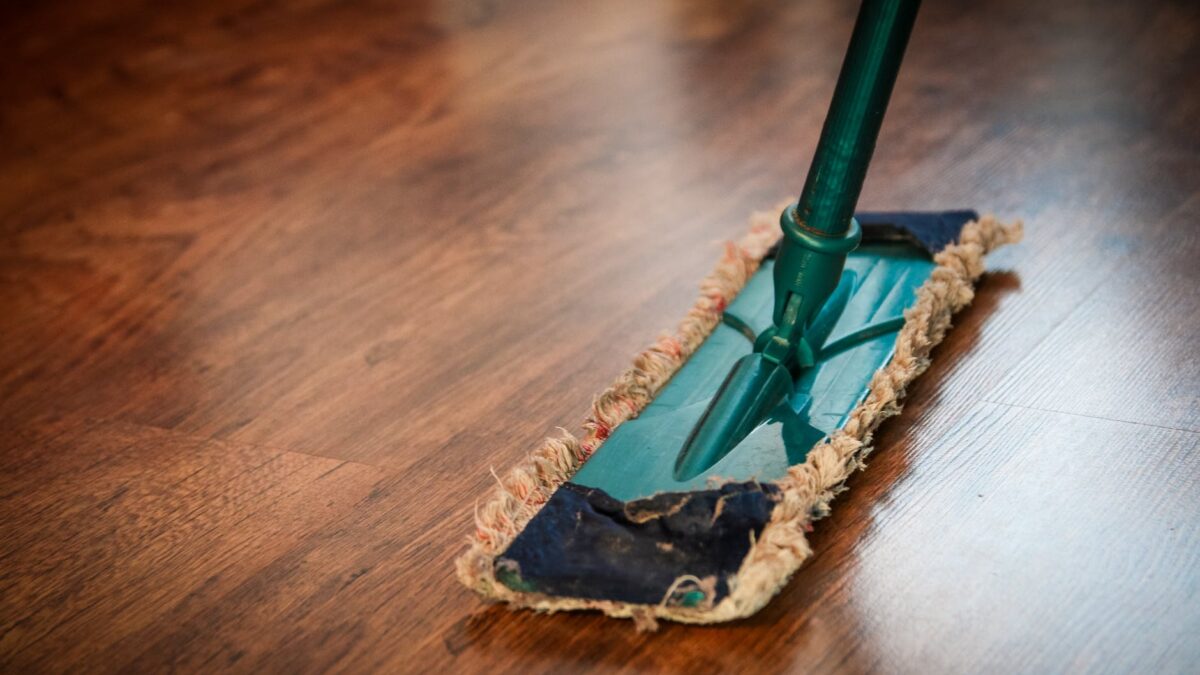 How to Keep a Clean House: 7 Tips that Work