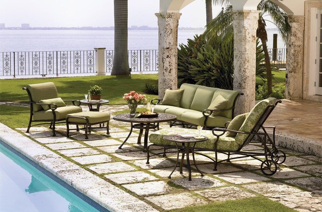 Best Fabric to Use for Your Outdoor Furnitures