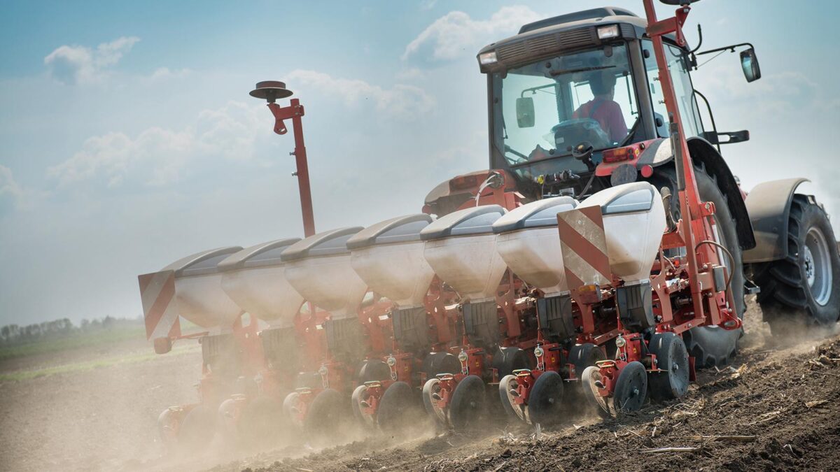 Trailed agricultural machinery: bearings designed for harsh environments.