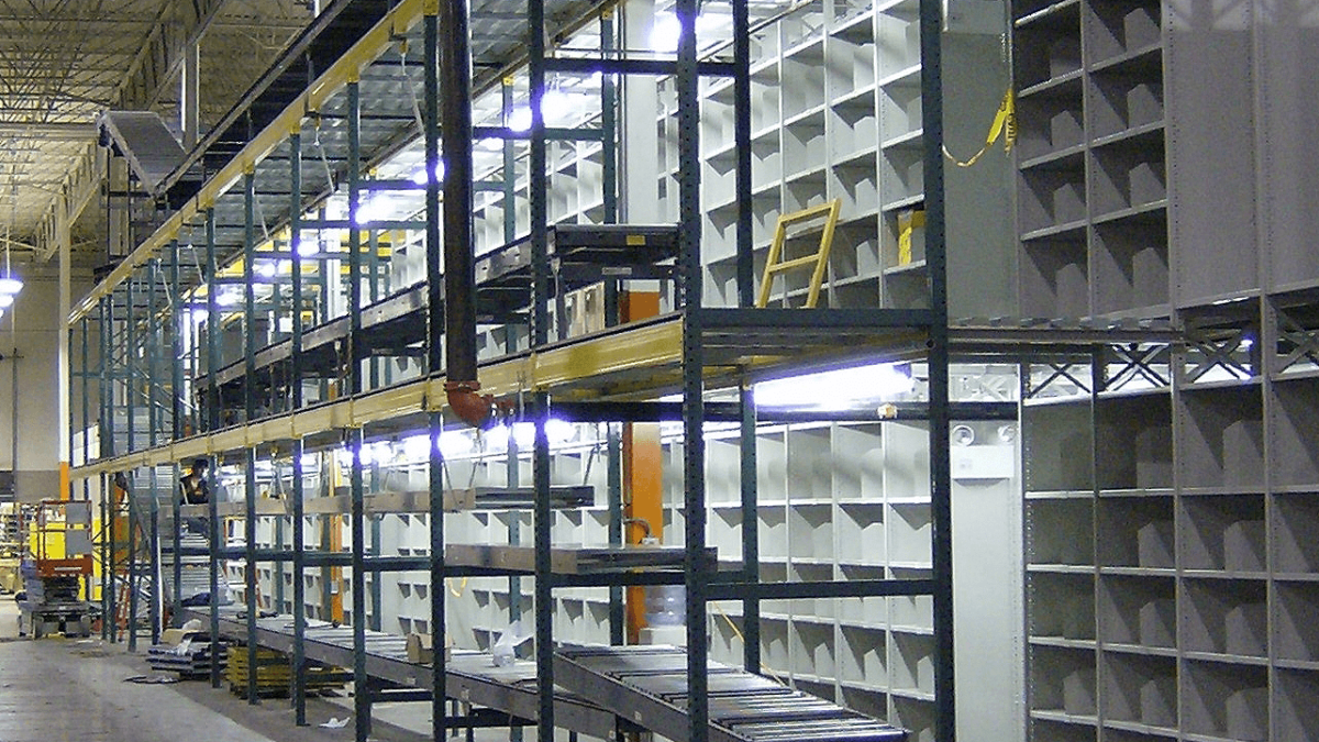 Industrial Shelving Safety Tips to Prevent Damage