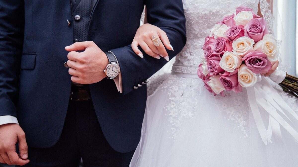 How to Stop Guests From Posting About Your Wedding on Social Media?