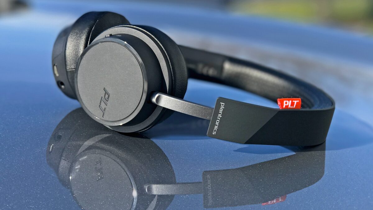 The 4 Best Full-Size Monitor Plantronics Wireless Headsets In 2021
