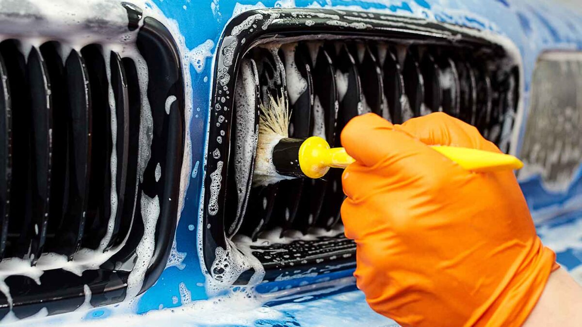 4 Incredible Advantages Of Using Car Interior Shampoo