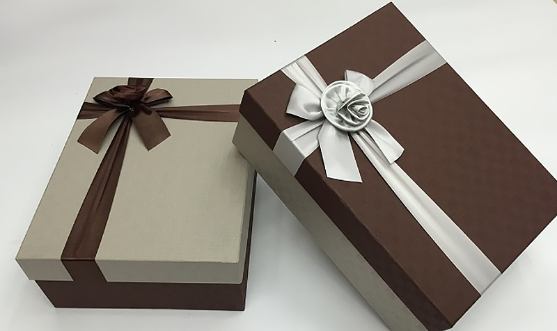 Bao bì hộp giấy được tiêu dùng để gói quà tặng