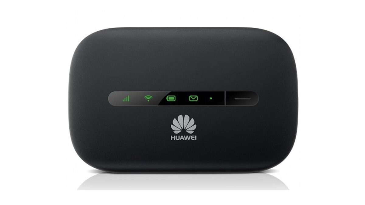 What are the Technical Specifications of The Huawei B311221 Router?