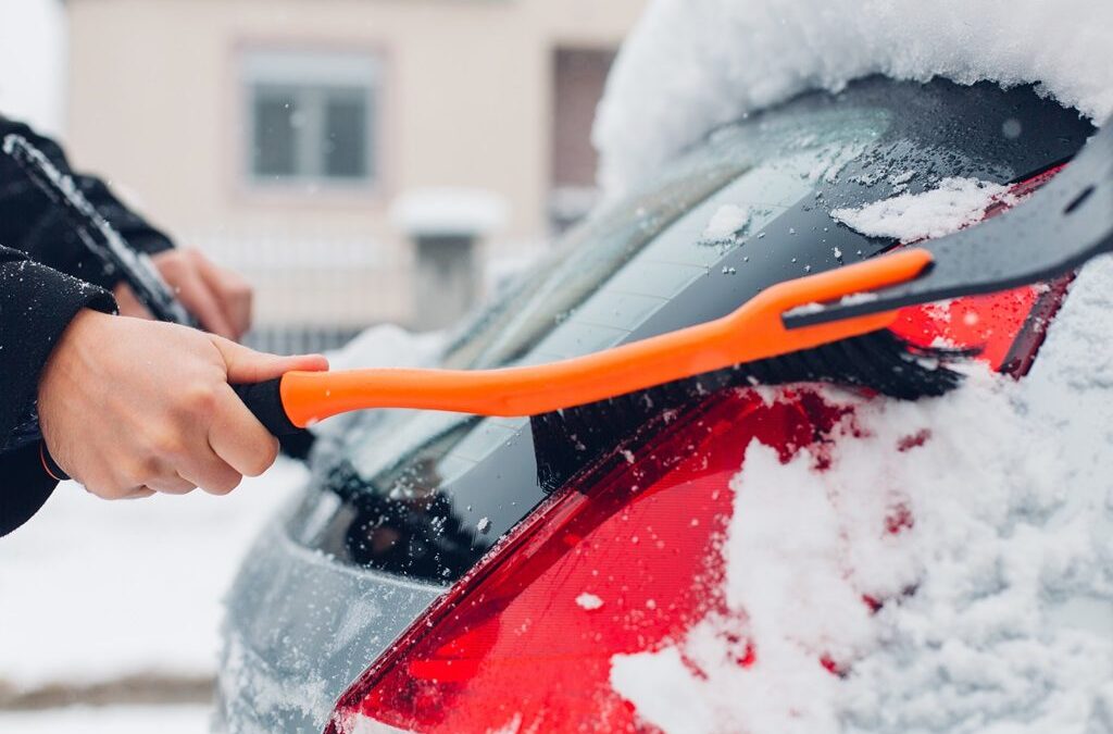 How to Remove Ice and Snow from Your Vehicle