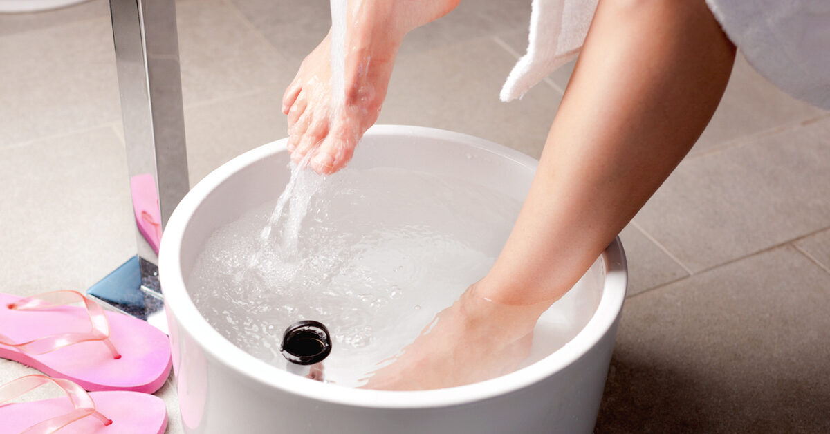 6 Weighty Reasons to Make a Foot Bath Right Now