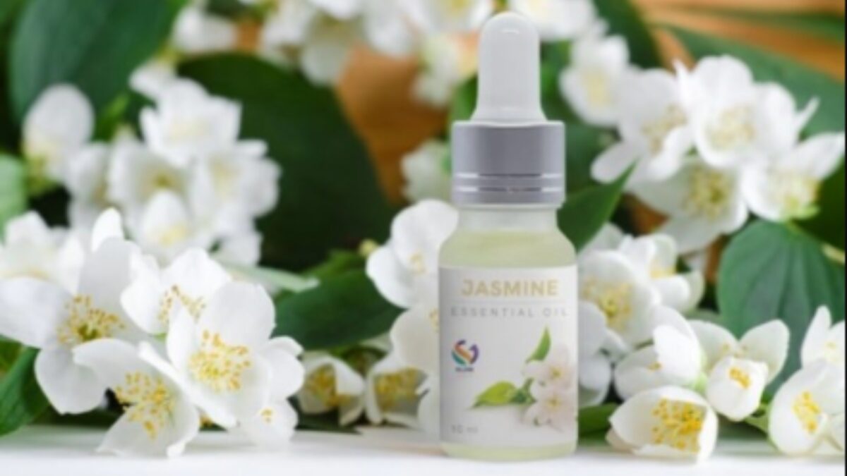 Reaping The Benefits Of Jasmine Essential Oil!