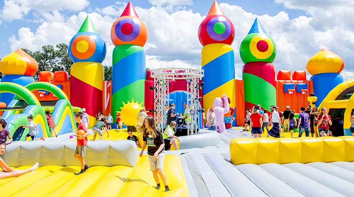 5 Factors Need to Keep In Mind Before Hiring Bouncing Castle