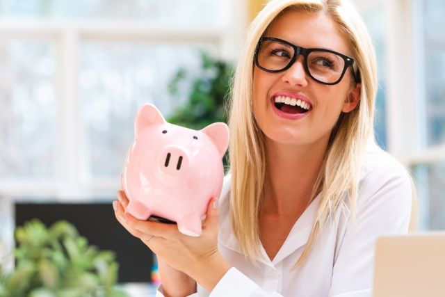 8 Habits of Financially Savvy Women
