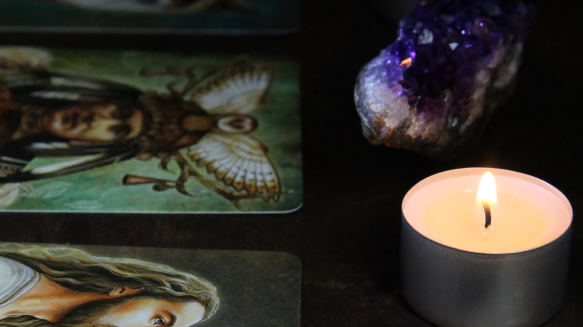 What is a Tarot Reading? And How Does it Work?