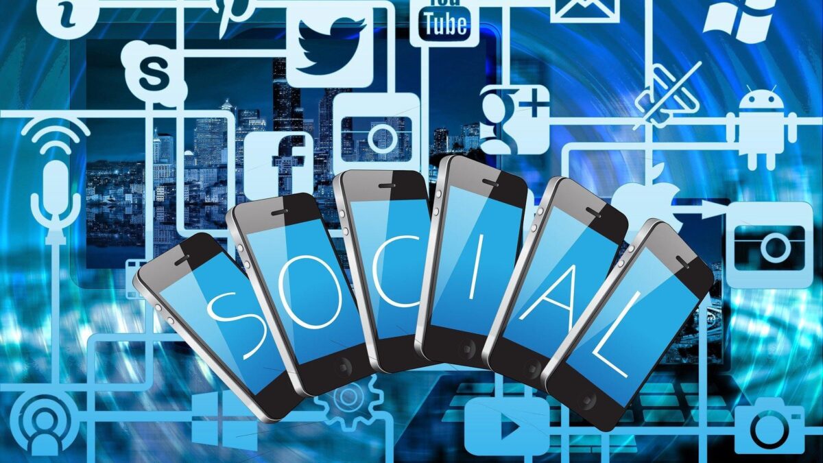 8 Ways Social Media Impacts Your Business