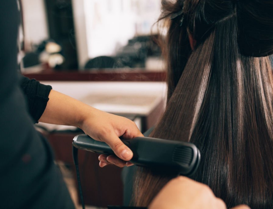 10 Professional Tips for Using a Flat Iron Correctly 
