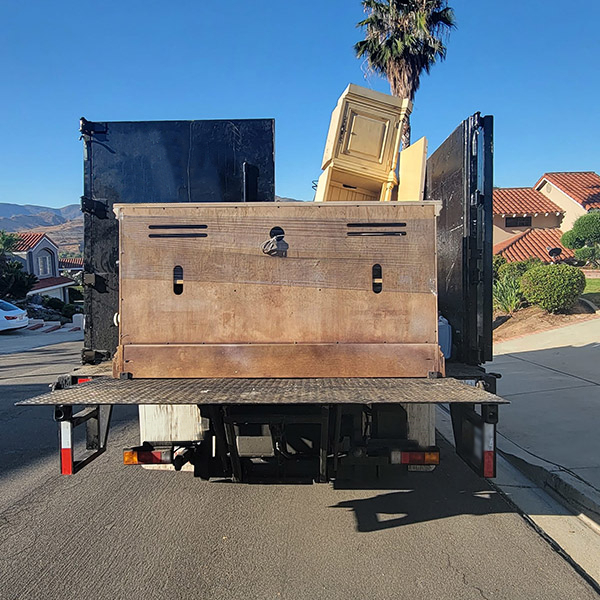 Benefits of Hiring a Junk Removal Service
