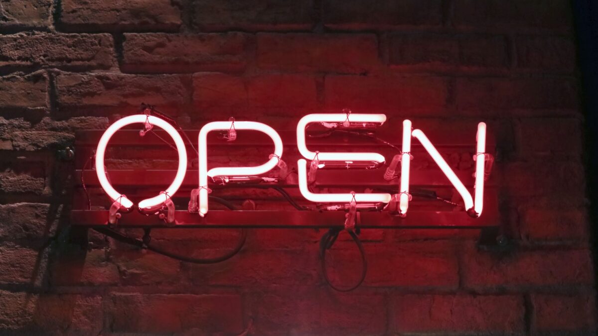 The Advantages of Using Neon Signs for Your Business