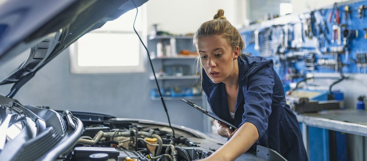 Why Do You Need A Car Repair Center? And What Do They Do?