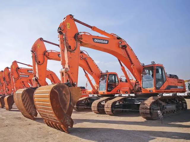 Types of Excavators and Their Uses on the Construction Site