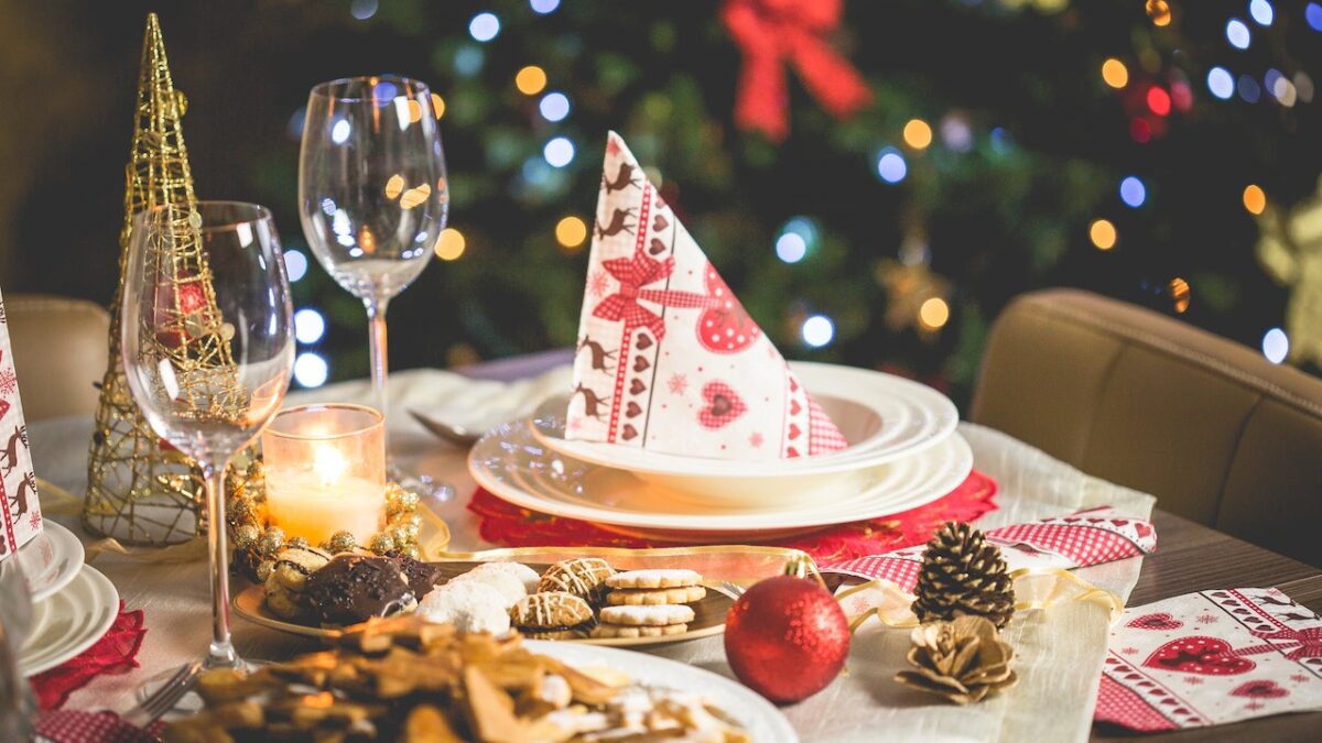 8 Tips to Help You Organize Your Office Christmas Party