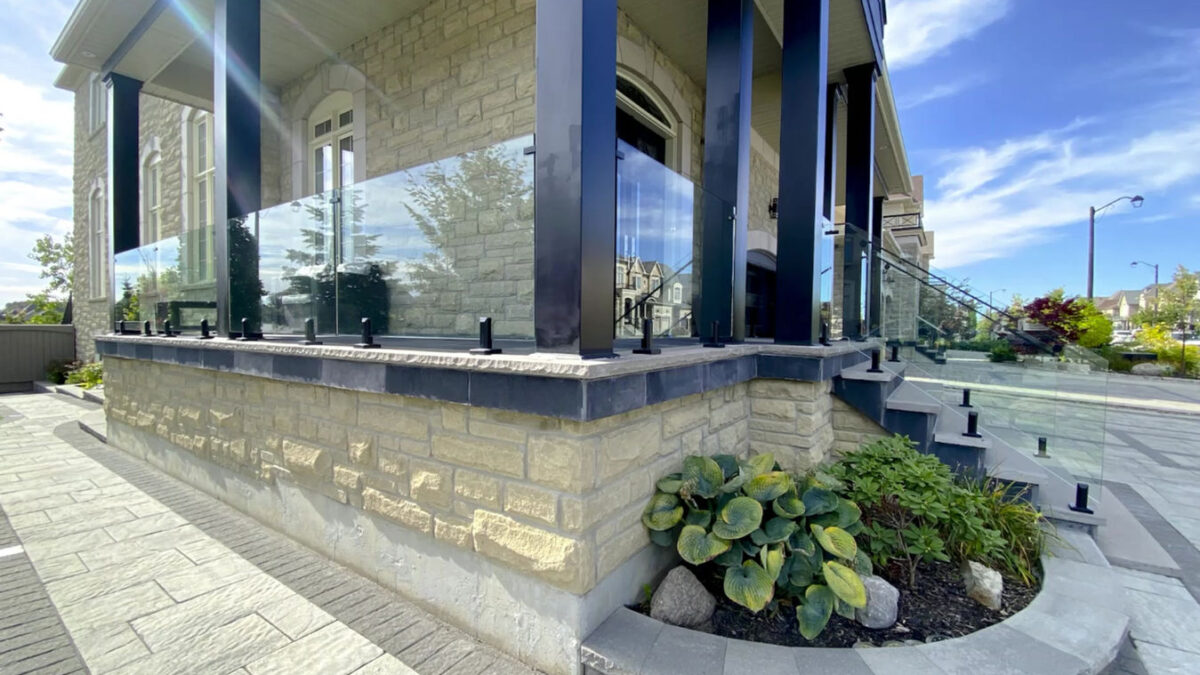Choosing A Residential Glass Deck Railing System For Your Home