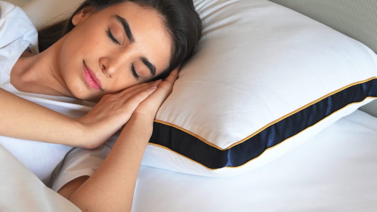Best Microfiber Pillow to Buy For Sound Sleep