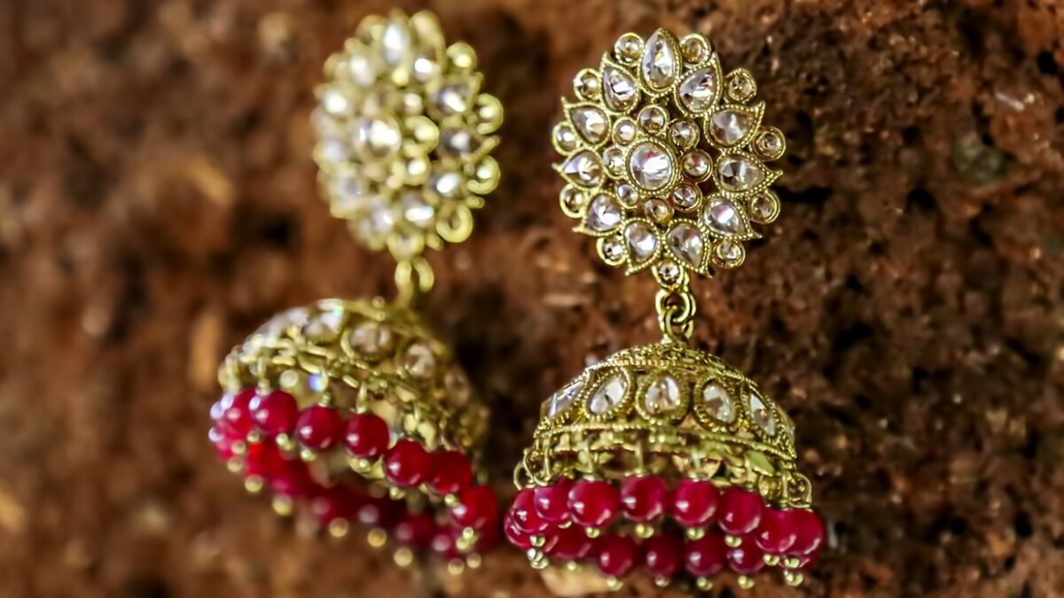The 7 Best Jhumka Designs For Your Wedding Day Look
