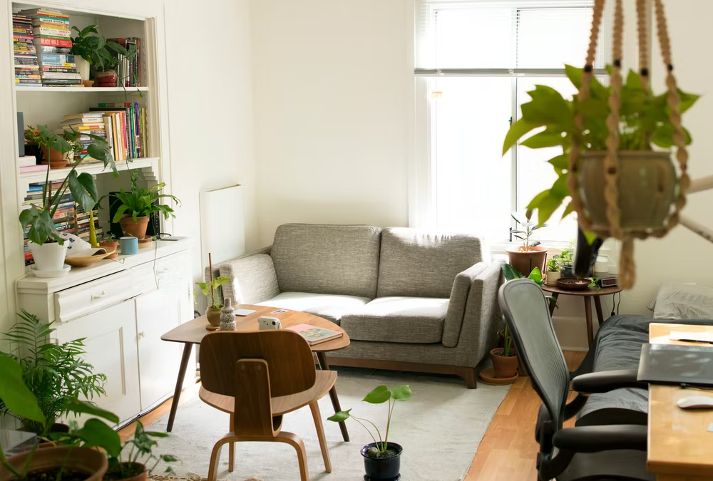 The Best Ways to Stylishly Incorporate a TV into Your Studio Apartment