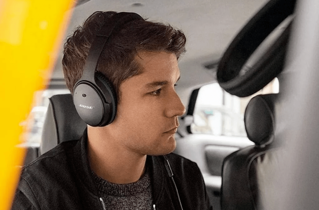 Discover The 9 Different Varieties Of Headphones | Read-O-Hunt
