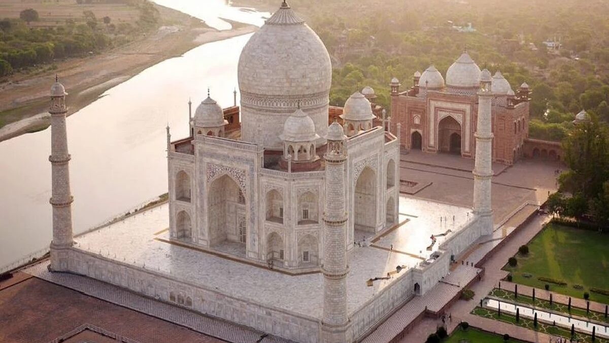 How to Do Helicopter Tour Agra?