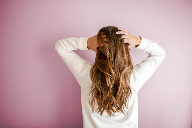 8 Ways to Naturally Treat Hair Loss