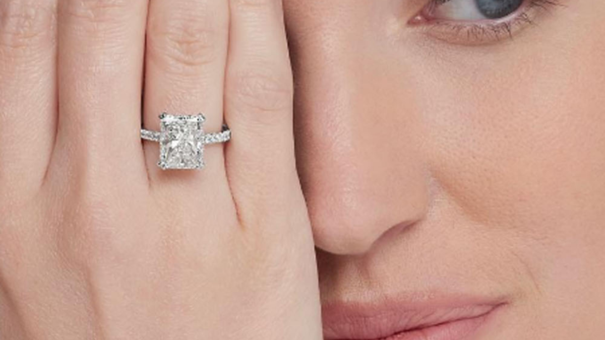 Choosing A Halo Engagement Ring: The Best Kept Secret for 2023