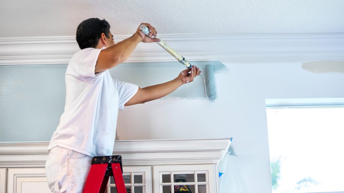 Hiring a Commercial Painter? Here Are 5 Mistakes to Avoid