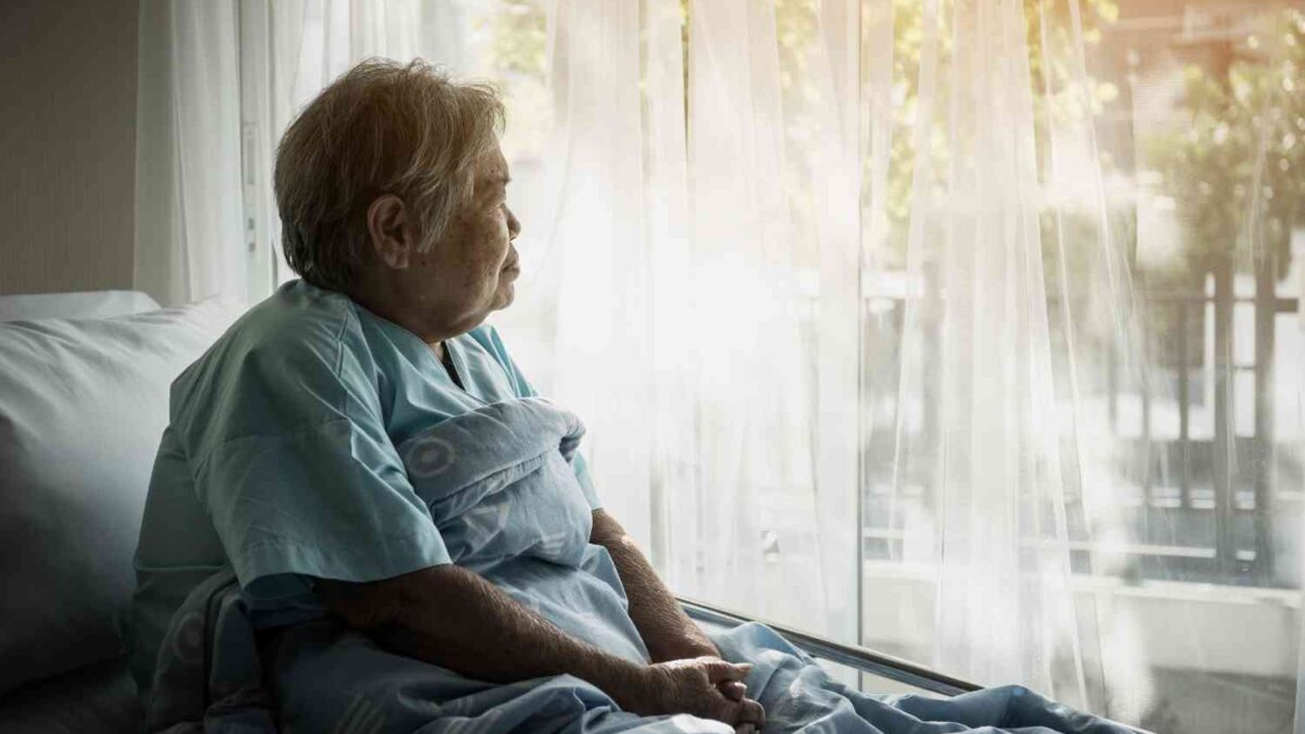 How to Look for Bedridden Elders at Home