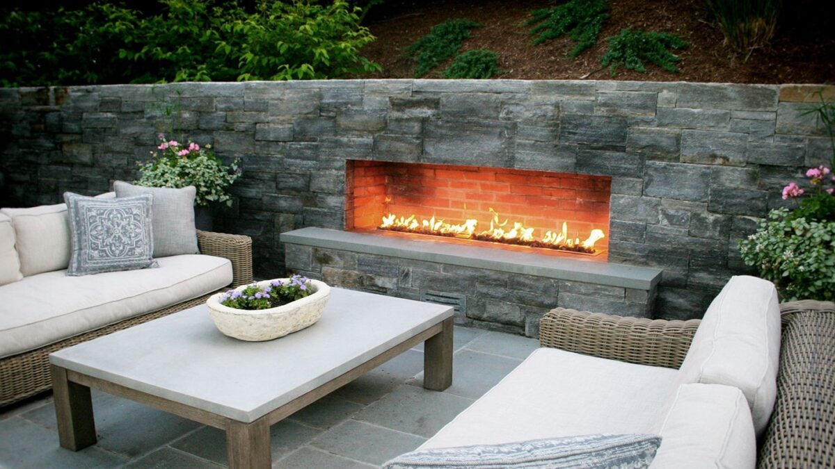 Fireplaces – Devices That Offer Warmth And Enhance Room Aes