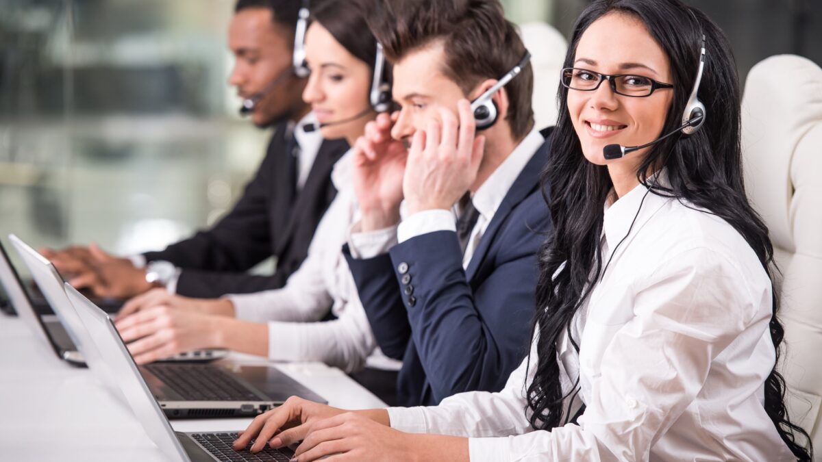6 Ways to Optimize Call Center Customer Service Solutions
