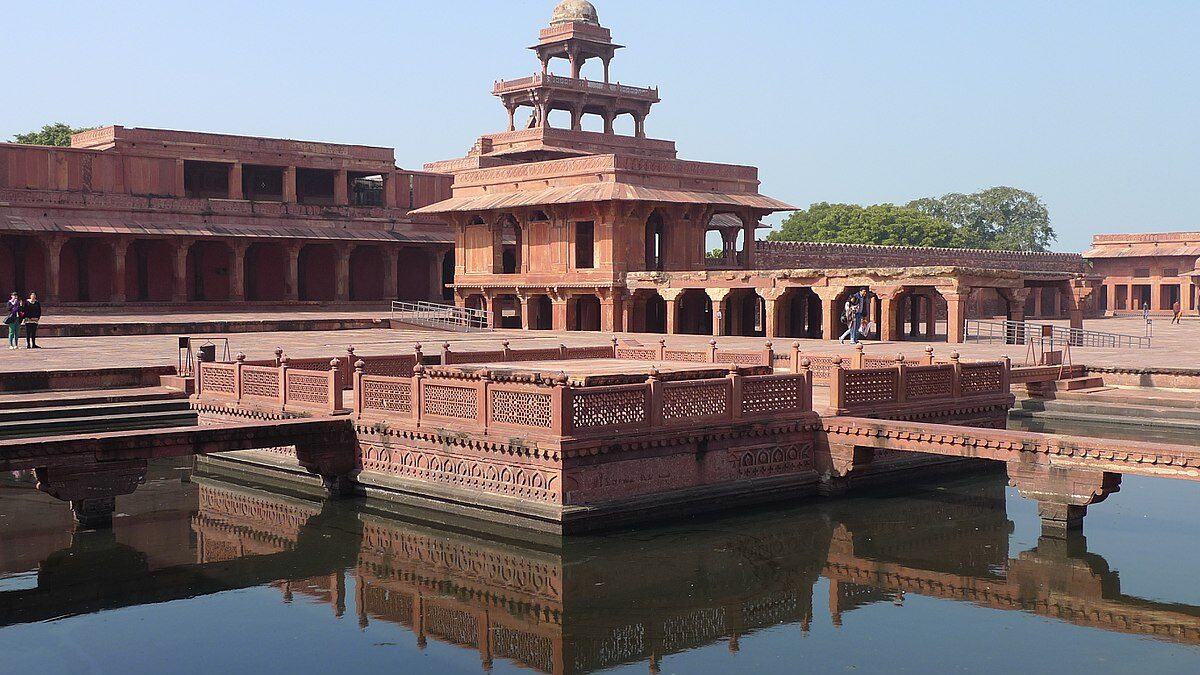 A Short Travel Guide on Fatehpur Sikri