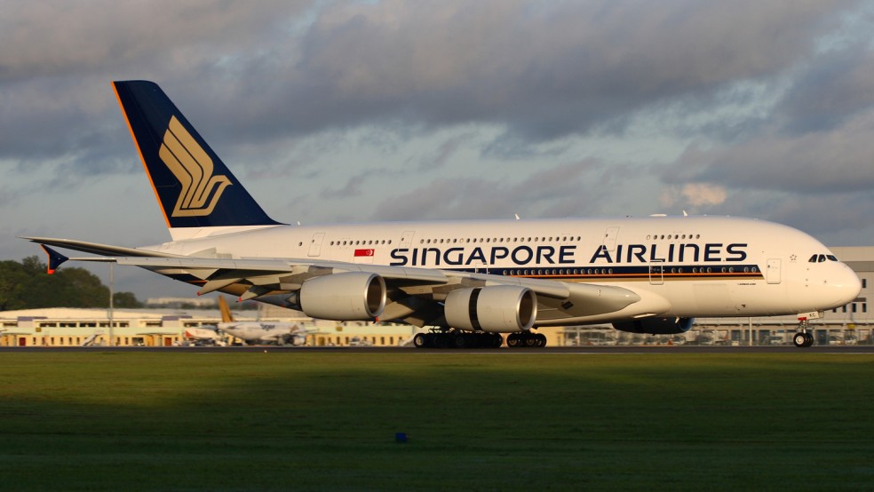 How do I talk to someone on Singapore Airlines?