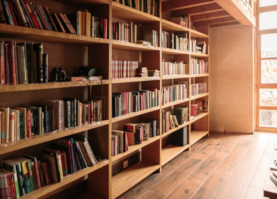 Creative Ways to Style Your Built-In Bookcase for Maximum Benefit