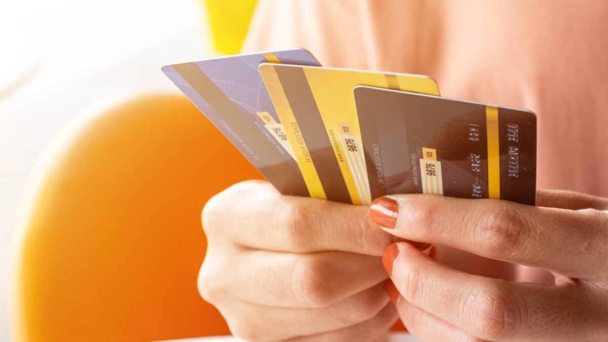 Credit card advantages: blessings of the usage of credit score card