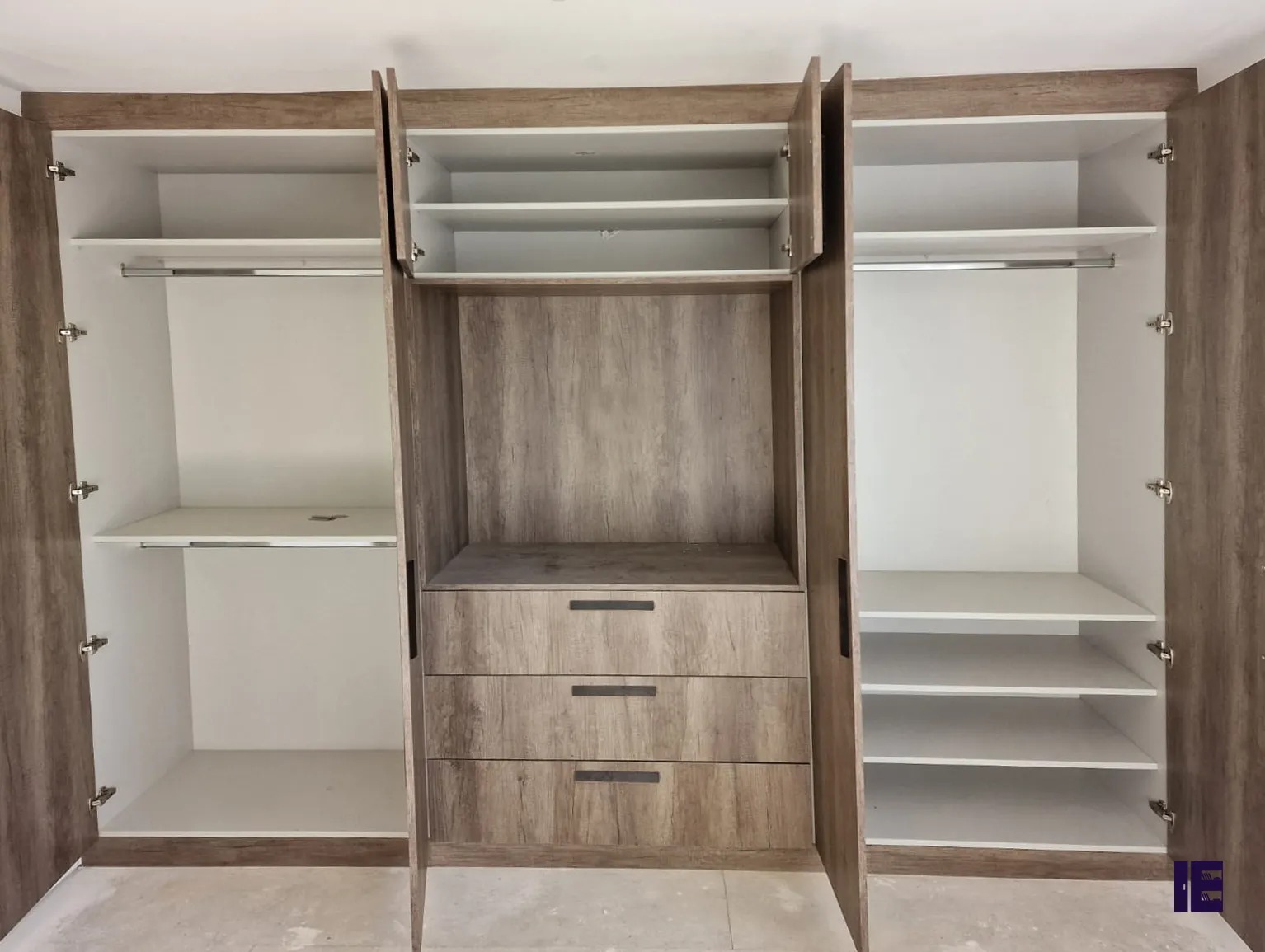 Hinged Fitted Wooden Wardrobe with TV Set