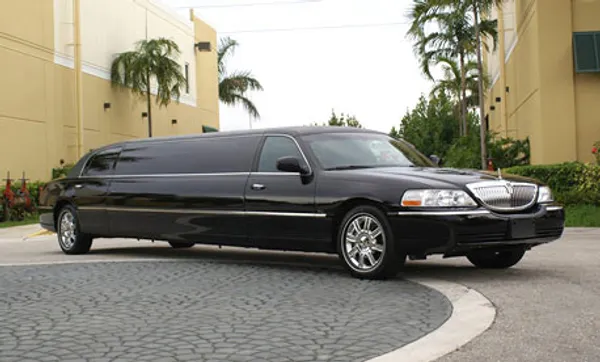 Why Should You Hire A Luxury Limousine Service?