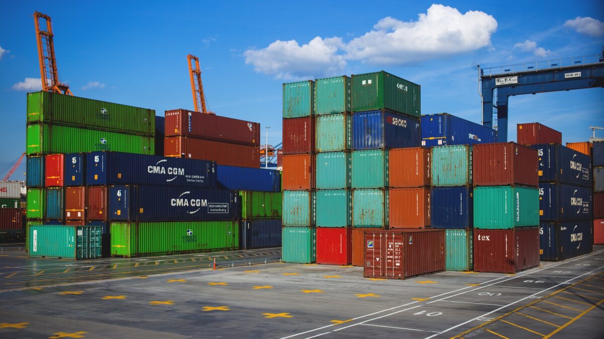 What You Need to Know About the Sea Container Price