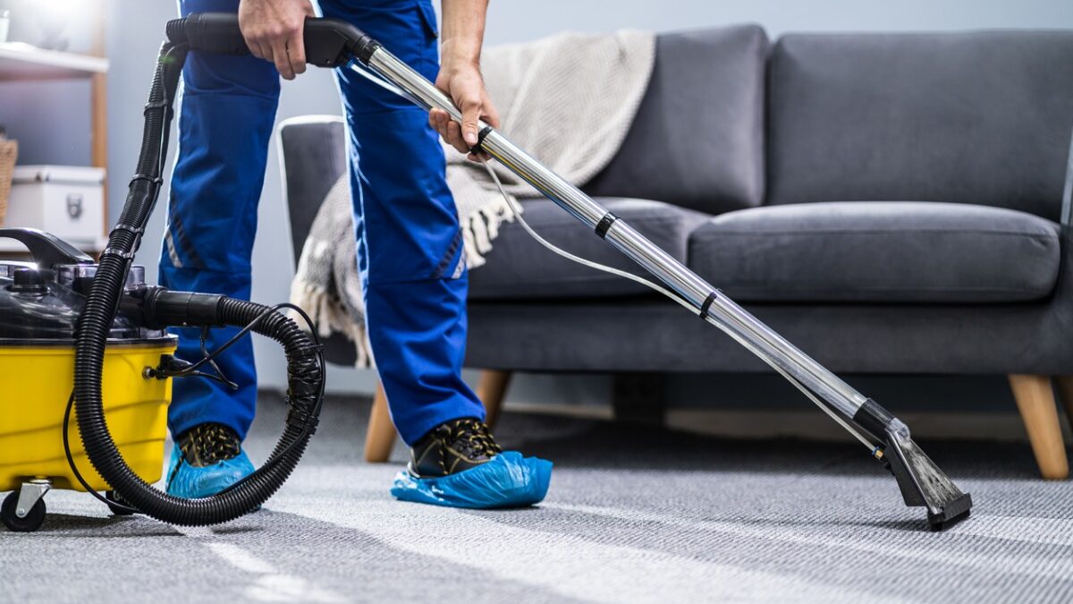 Maintain carpet for years by carpet cleaning