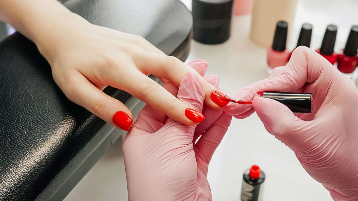 Pamper Yourself with a Manicure Session with these Easy Steps