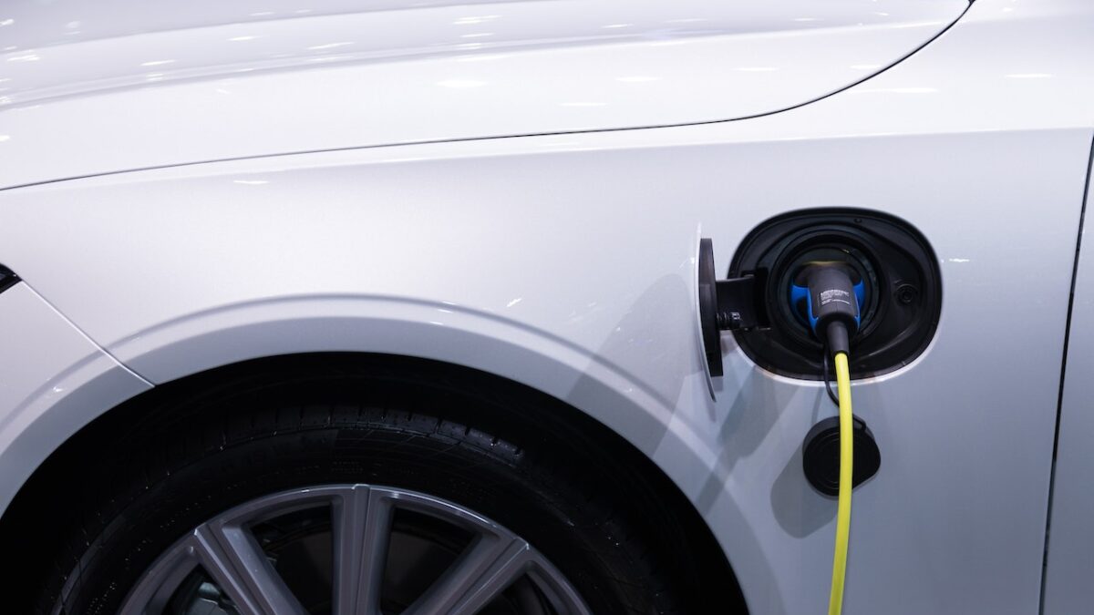 The Benefits of Installing an EV Charger: Convenience, Cost Savings & Sustainability
