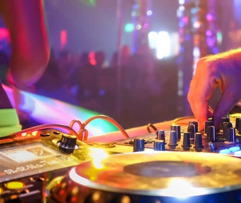 What is the Right Time to Hire a DJ
