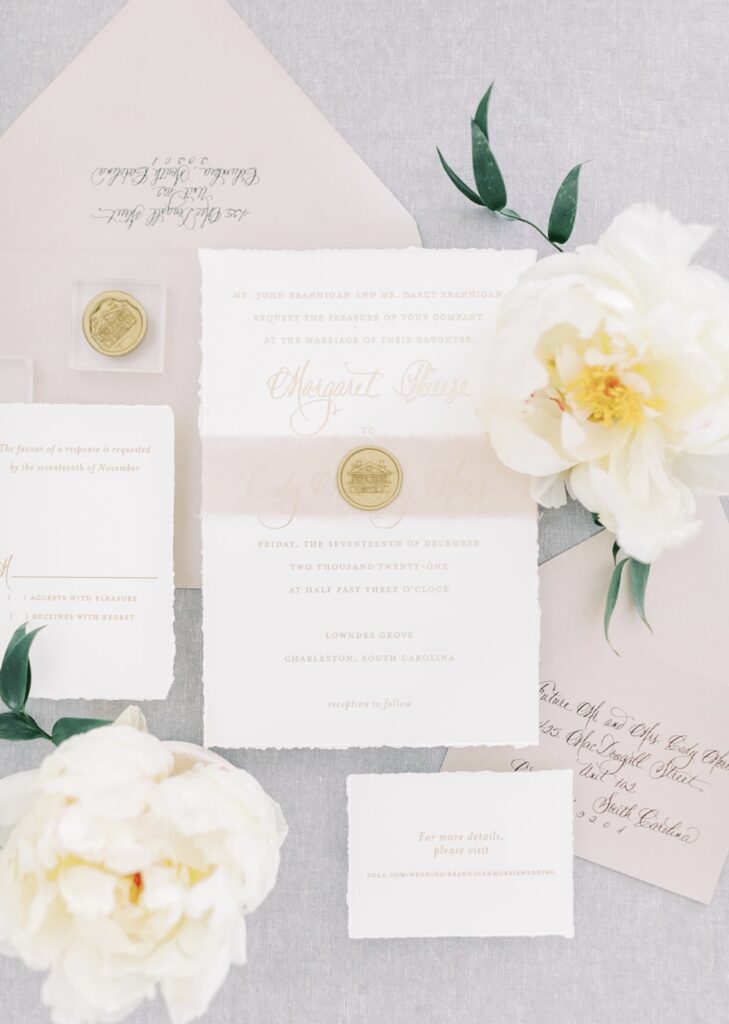 How to Create a Beautiful and Unique Wedding Invitation