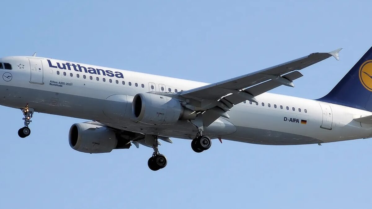 How Much Does Lufthansa Charge to Change Flights?